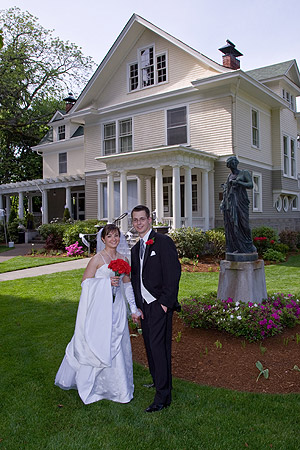 schmidt-house-wedding-couple